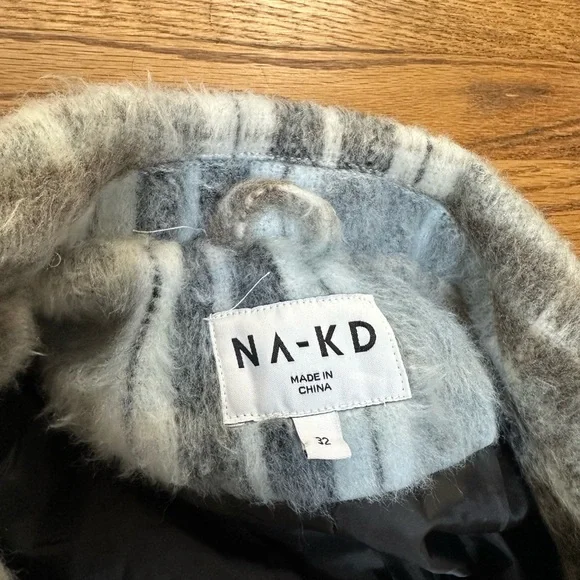 Excellent condition NA-KD Blue Checked Long Oversized Belted Trench Coat - Picture 5 of 7